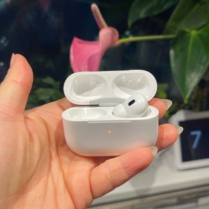 AirPod pro 2nd gen lightening cable version - only have right side